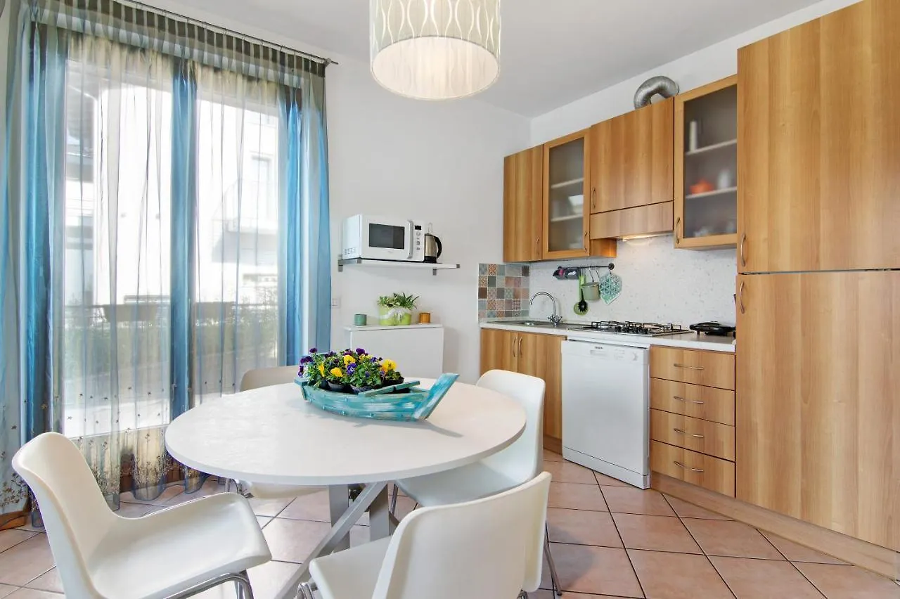 Madonnina Terrace E Garden Apartment Colico Italy