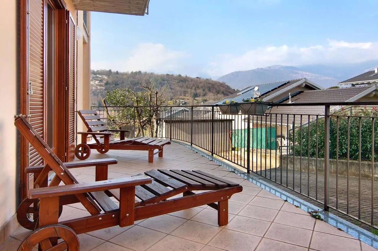 Madonnina Terrace E Garden Apartment Colico Italy