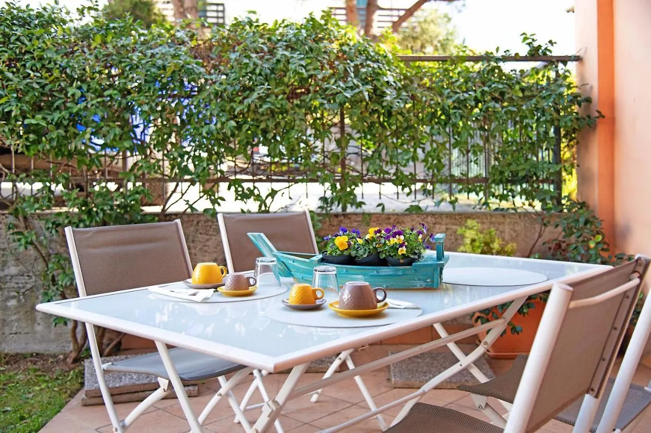 Madonnina Terrace E Garden Apartment Colico