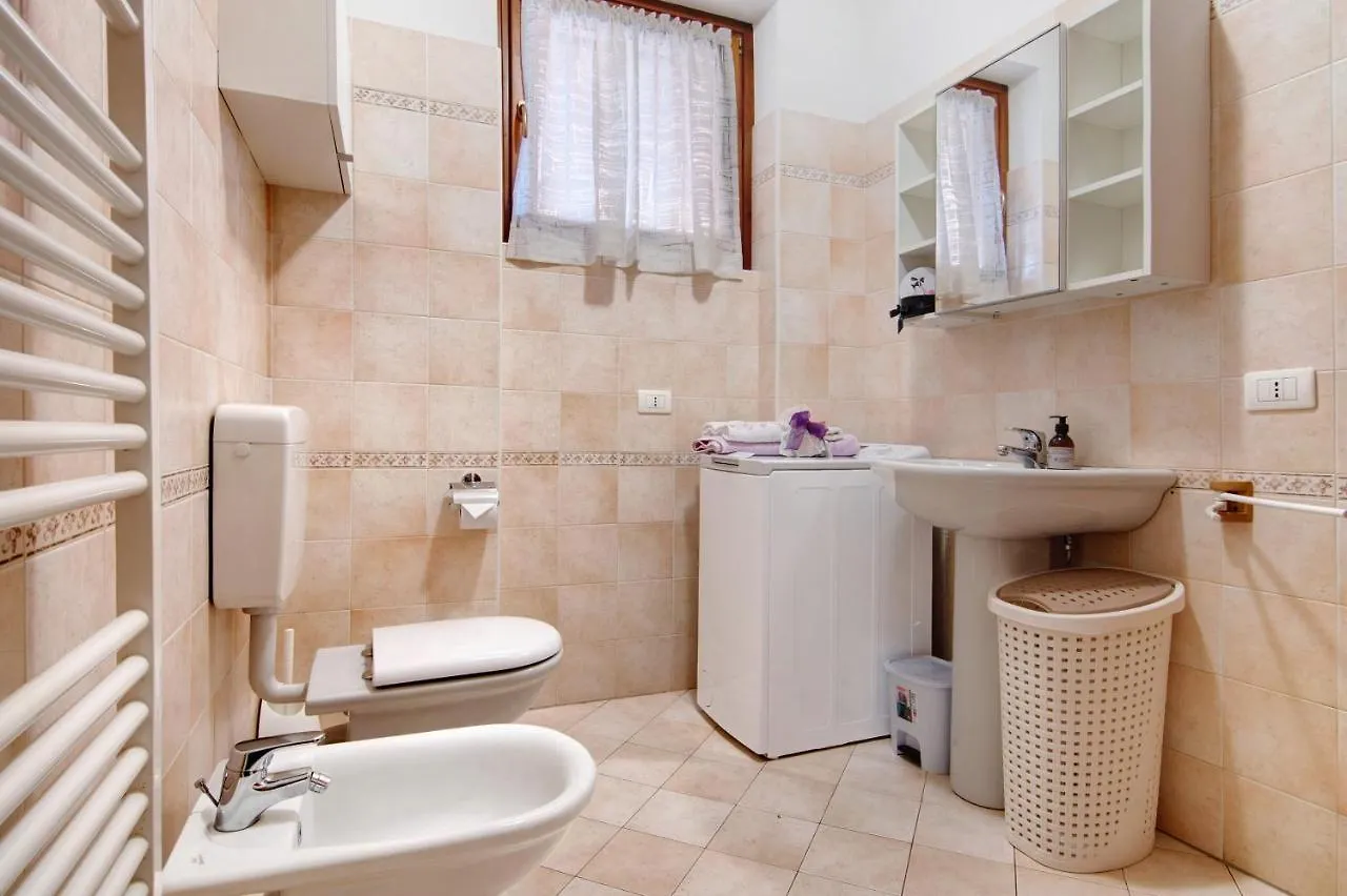Madonnina Terrace E Garden Apartment Colico