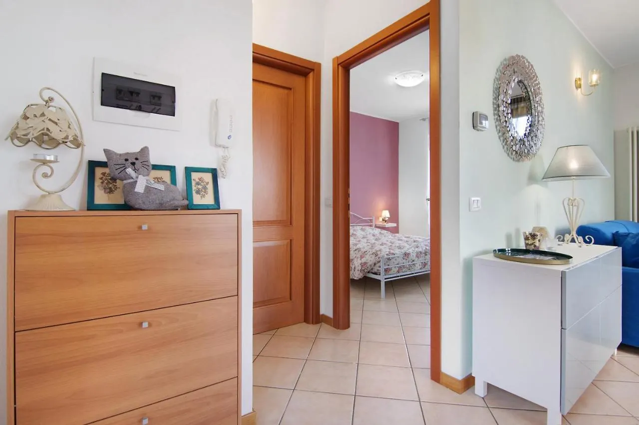 Madonnina Terrace E Garden Apartment Colico