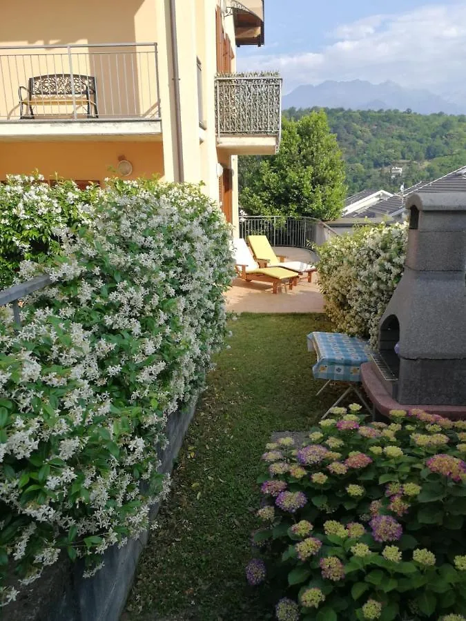 Madonnina Terrace E Garden Apartment Colico