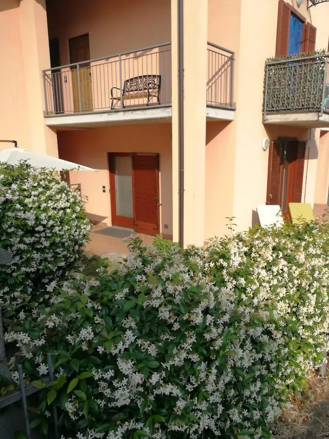 Madonnina Terrace E Garden Apartment Colico
