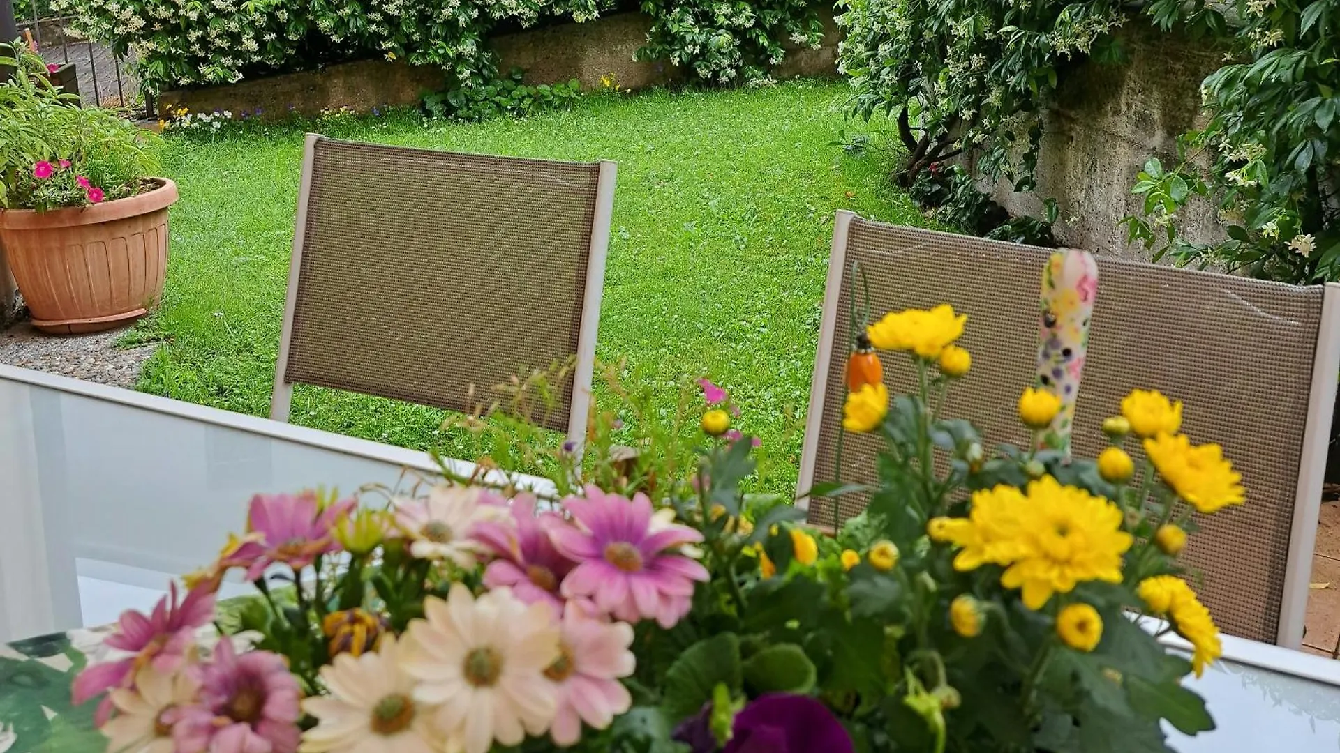 Madonnina Terrace E Garden Apartment Colico